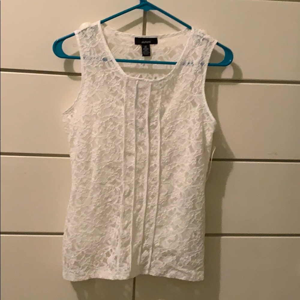 White lace shell NWT